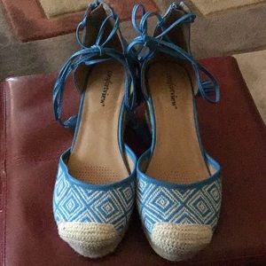 Comfortview Turquoise Tie Espadrille Size 8.5 Wide